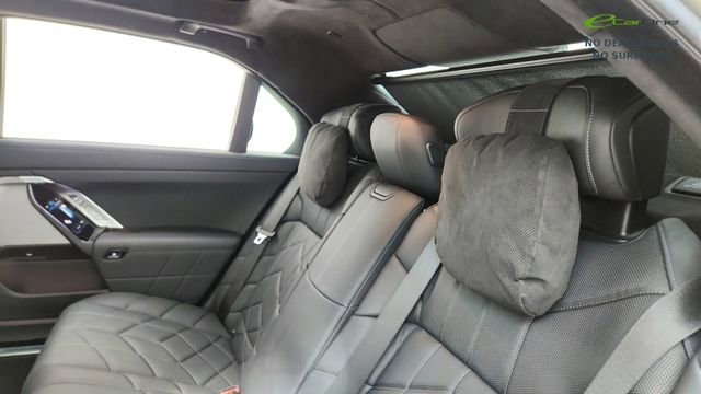 Used 2024 BMW i7 M70 w/ Executive Package image 30