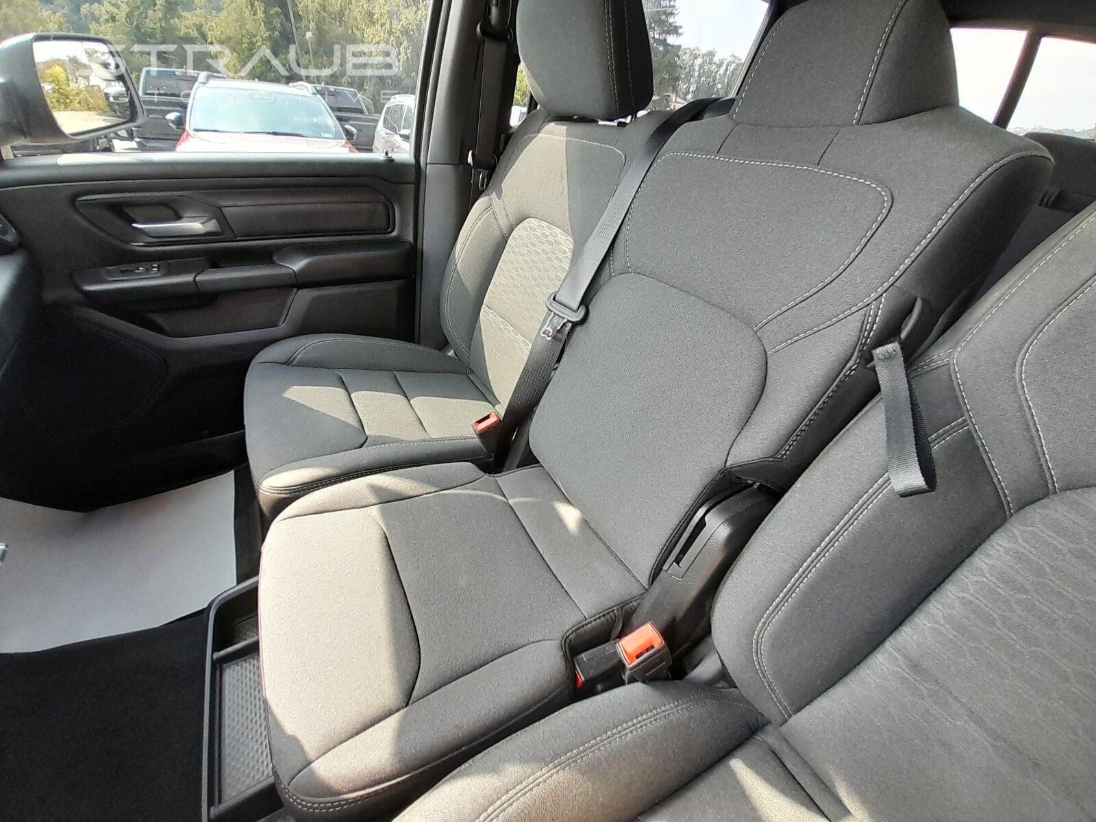 Used 2025 RAM 1500 Warlock AWD/4WD image 27
