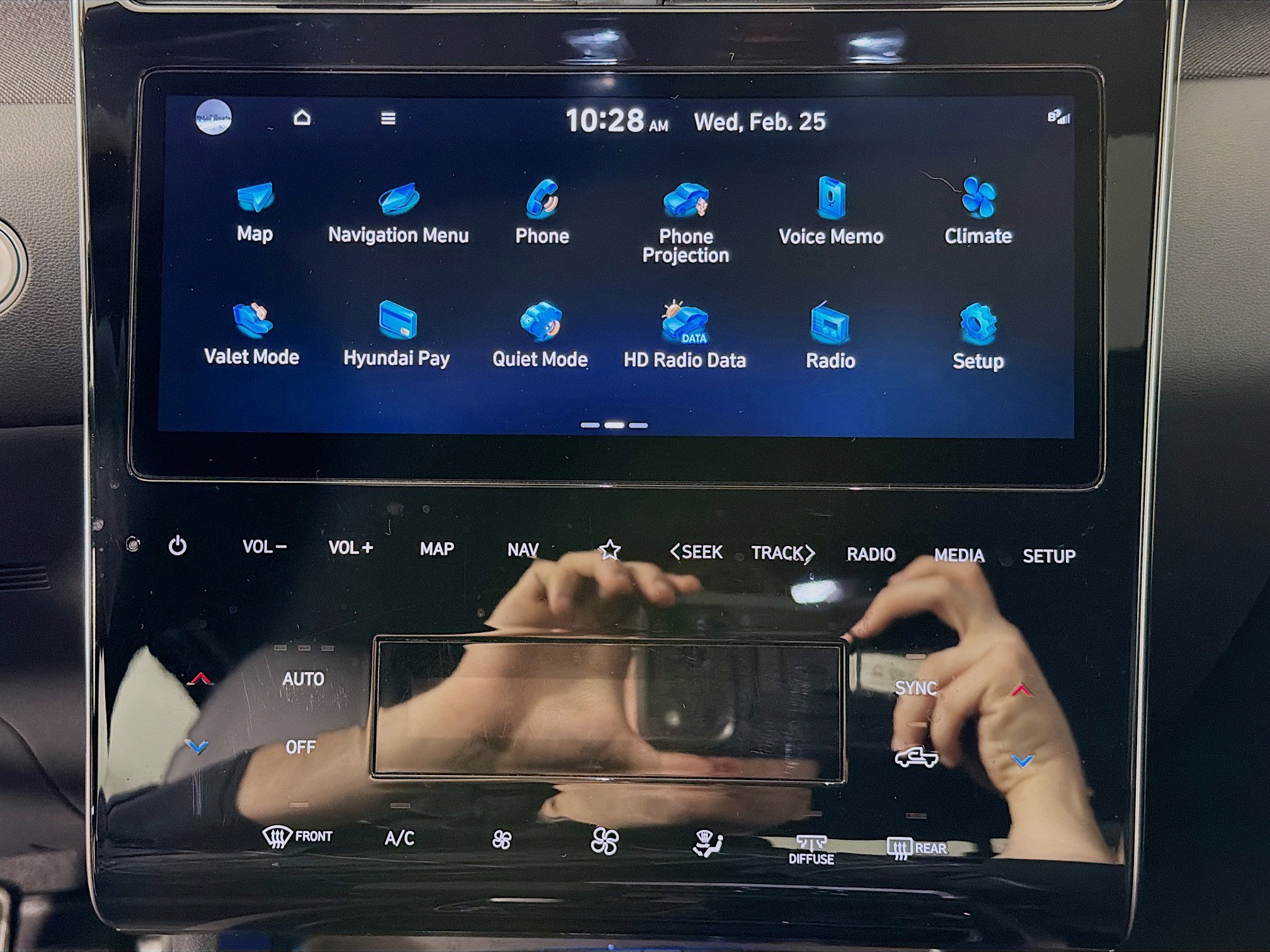 Used 2023 Hyundai Santa Cruz Limited w/ Cargo Package image 16