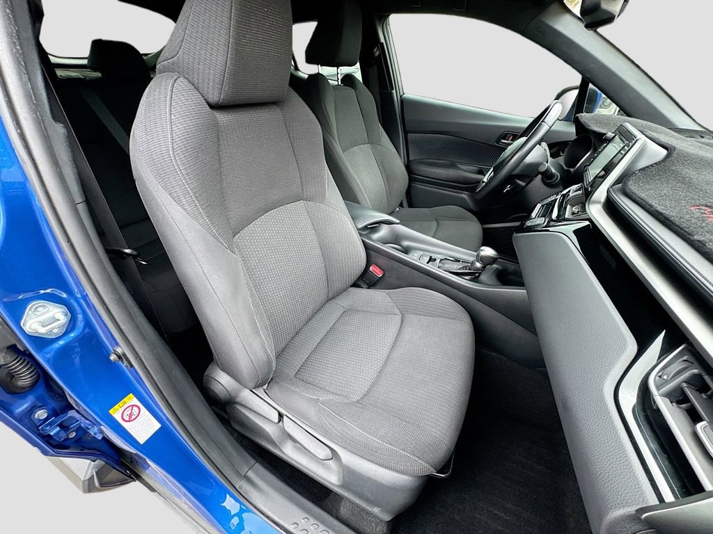 Used 2018 Toyota C-HR XLE FWD image 34