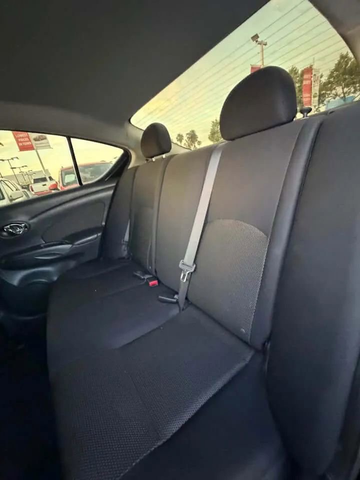 Used 2013 Nissan Versa SV w/ Convenience Pkg FWD image 8