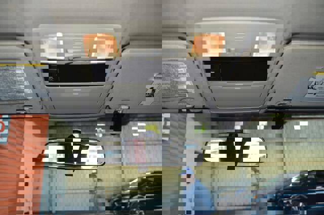 Used 2017 Toyota Tacoma SR image 28