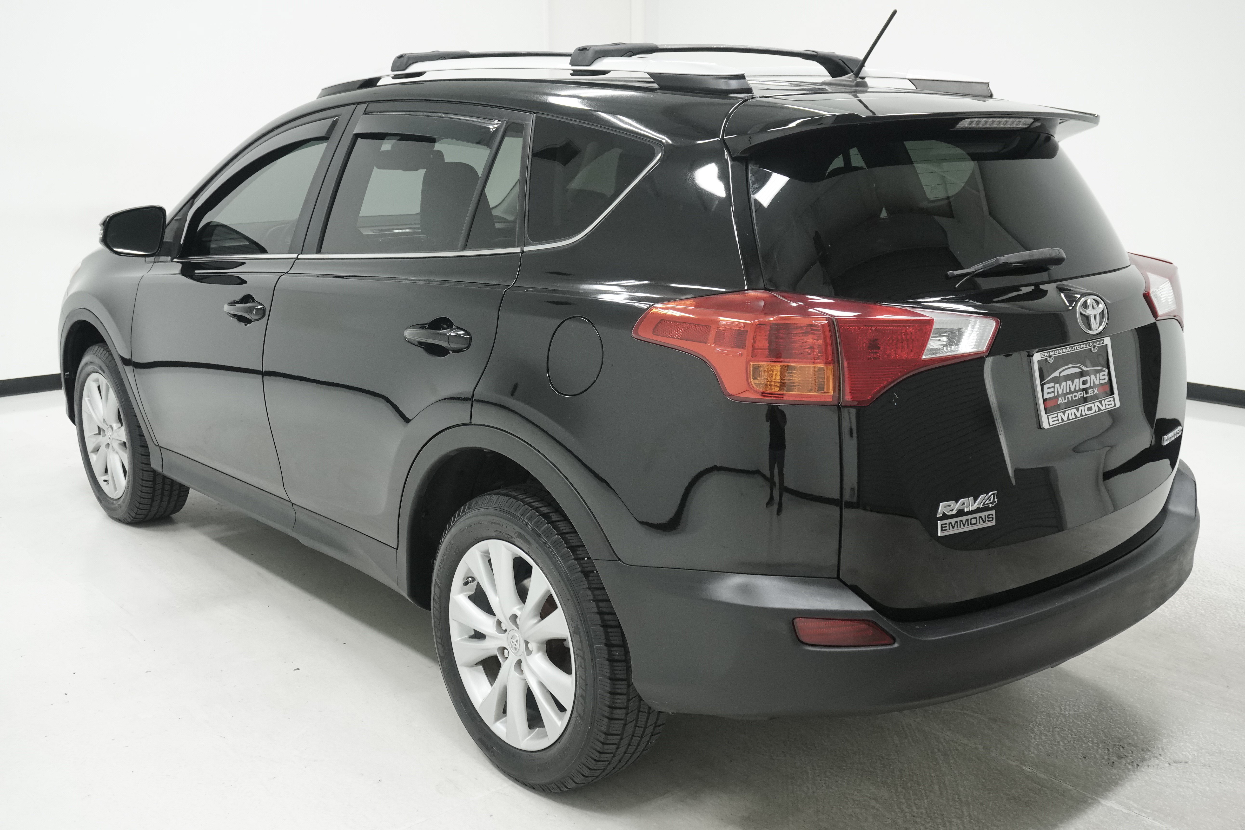Used 2015 Toyota RAV4 Limited w/ Technology Package FWD image 6