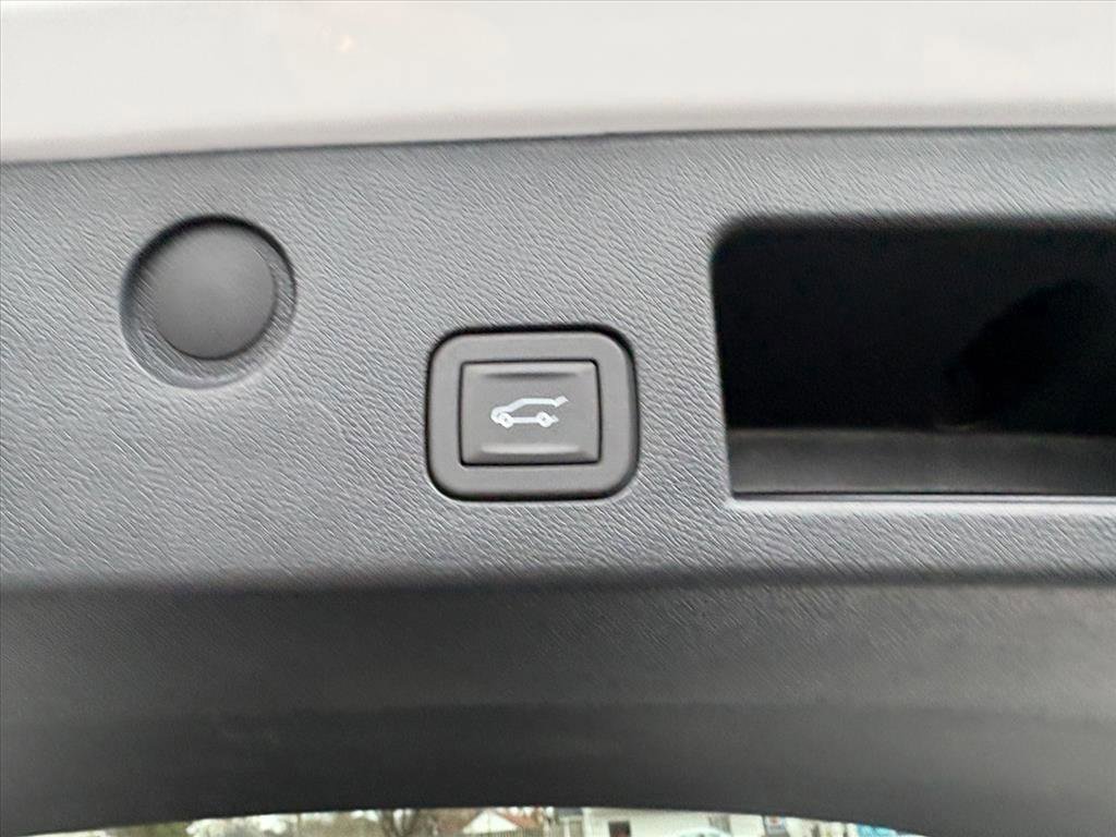 Used 2025 Chevrolet Equinox LT w/ Convenience Package II image 22