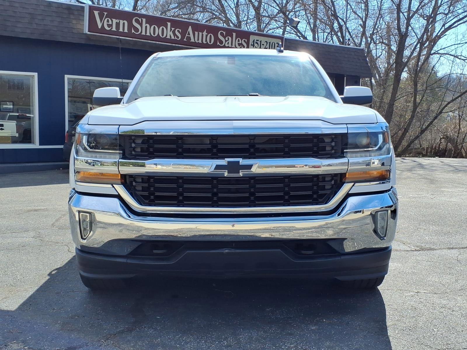 Used 2017 Chevrolet Silverado 1500 LT w/ All Star Edition image 2