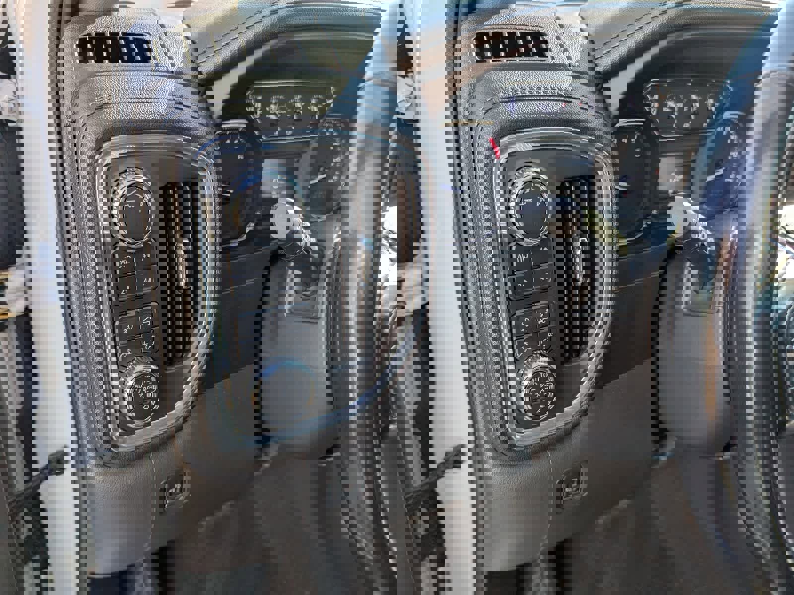 Used 2019 GMC Sierra 1500 SLT w/ SLT Premium Package image 19