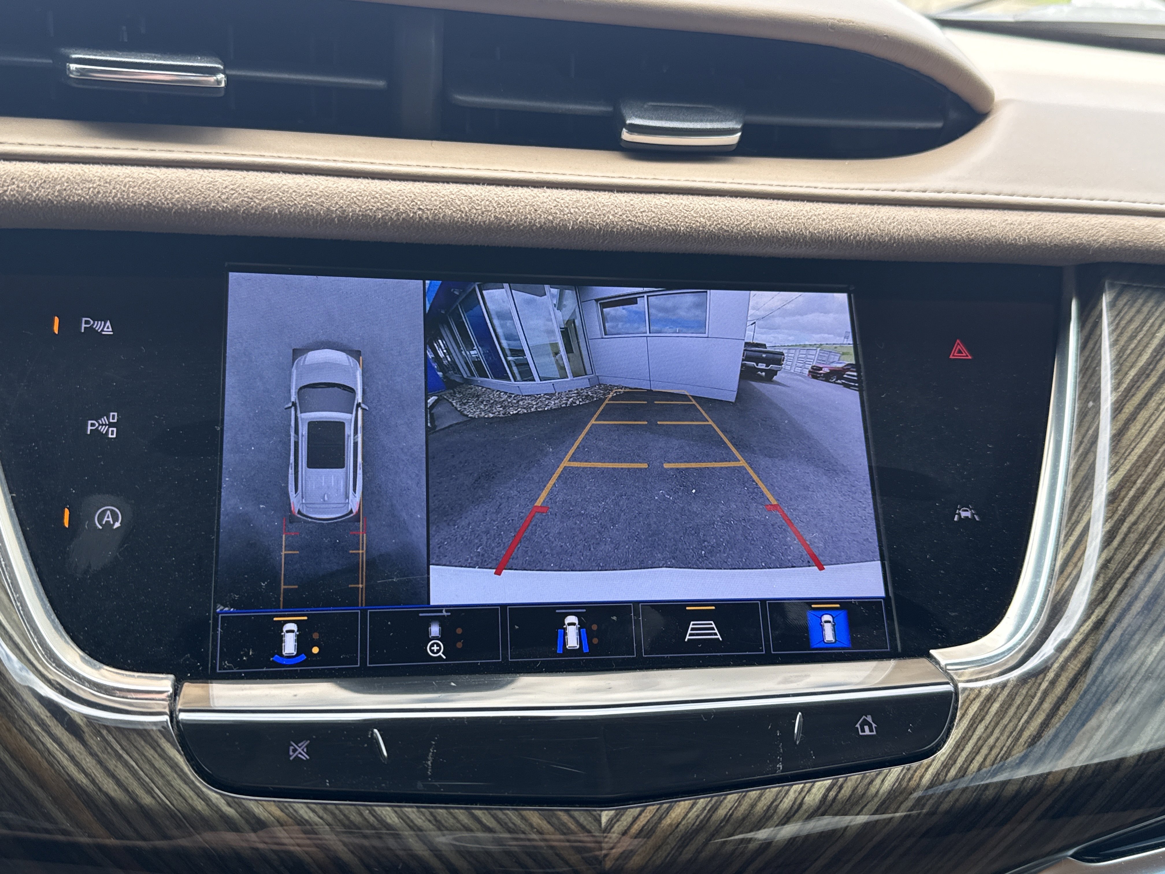 Used 2022 Cadillac XT6 Premium Luxury w/ Platinum Package AWD/4WD image 40