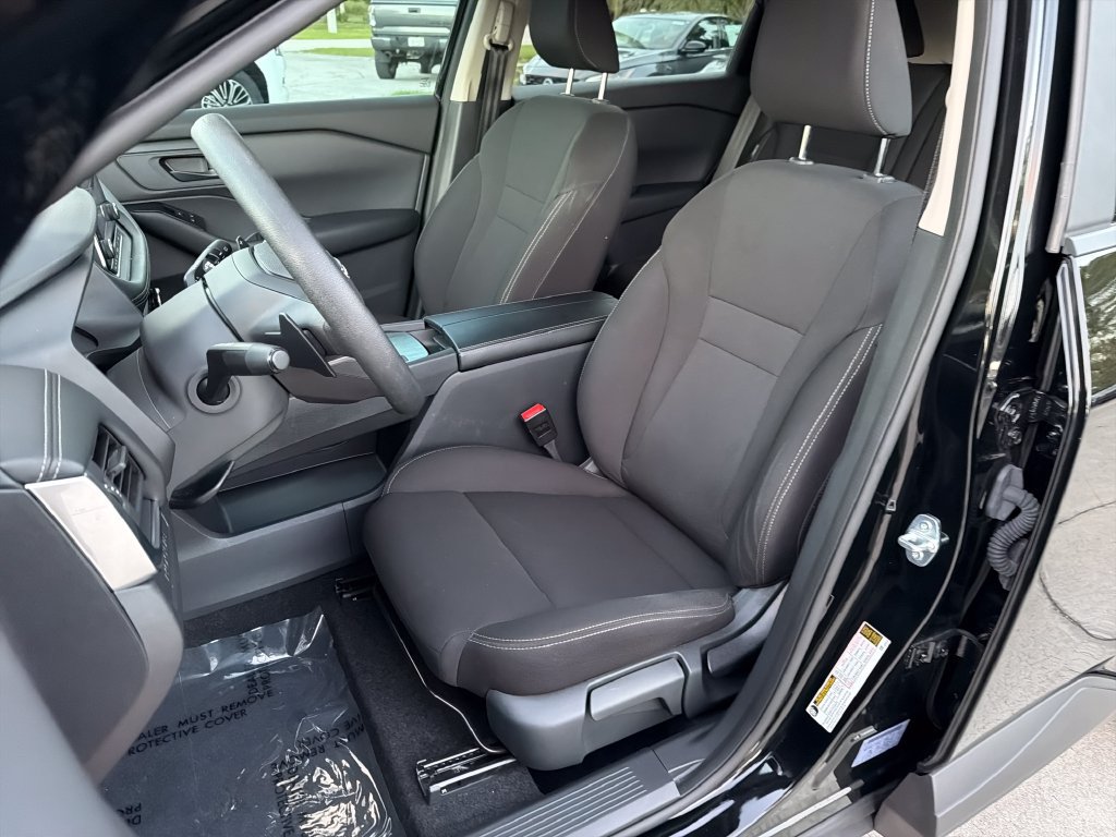 Used 2025 Nissan Rogue S FWD image 28