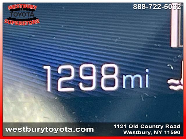 Used 2026 Chevrolet Trax RS w/ Sunroof Package FWD image 28