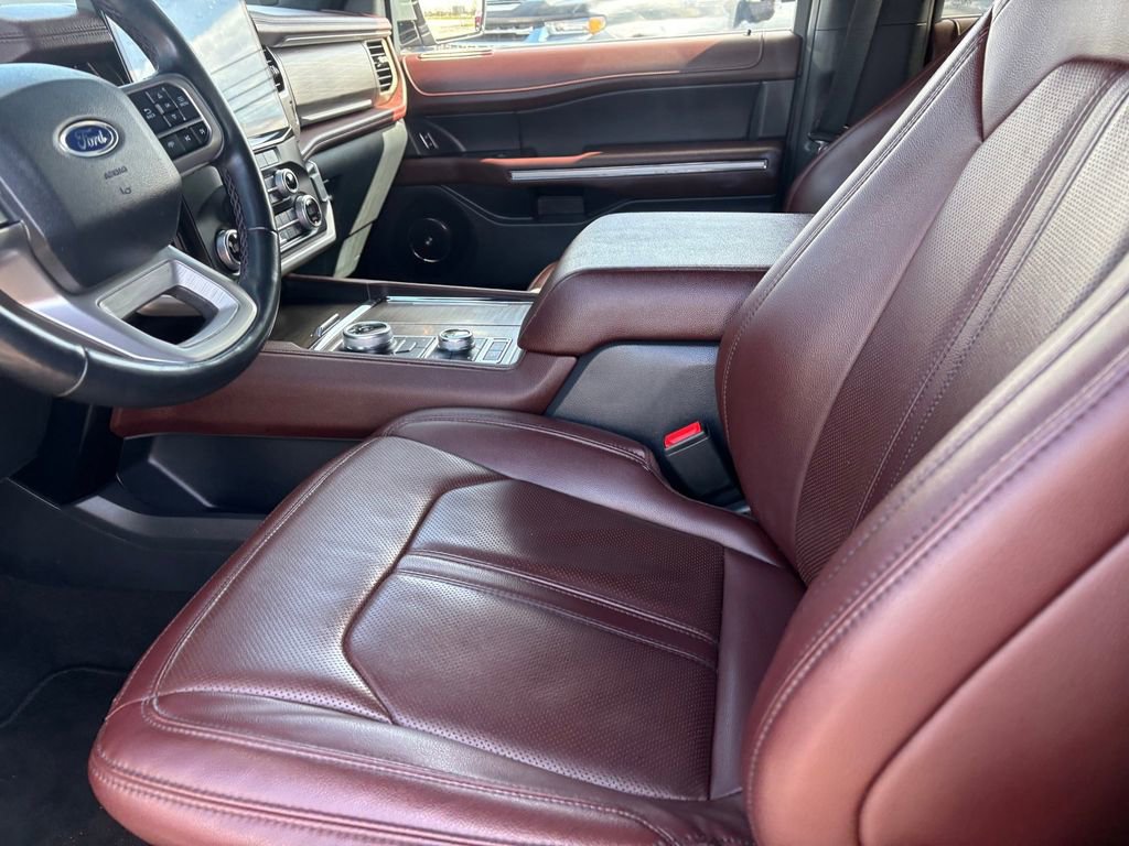 Used 2024 Ford Expedition Limited AWD/4WD image 8