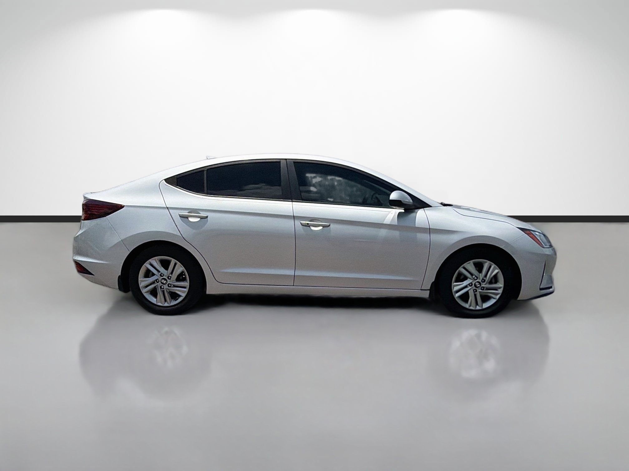 Used 2019 Hyundai Elantra Value Edition w/ Cargo Package FWD image 2