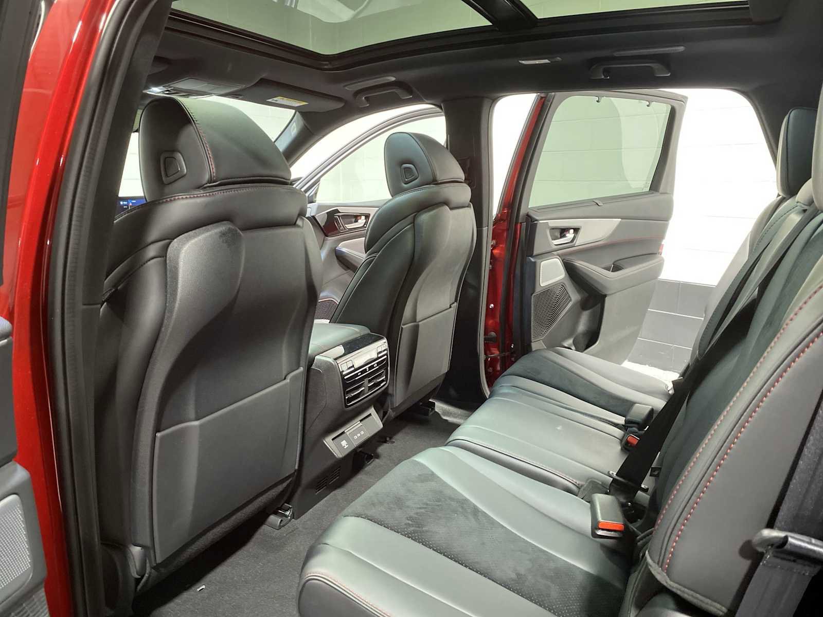 Used 2025 Acura MDX A-Spec image 12