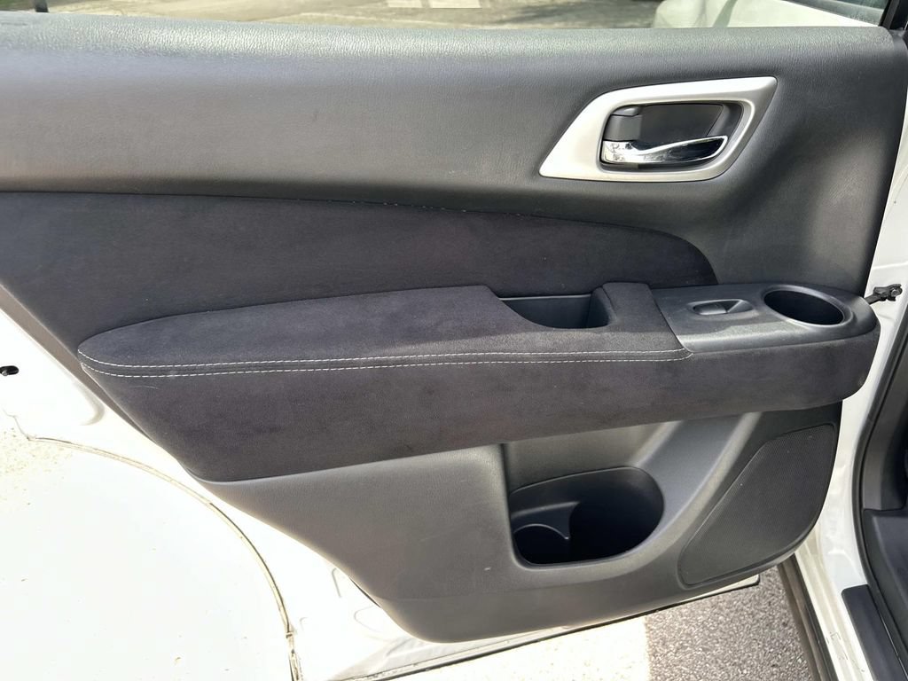 Used 2014 Nissan Pathfinder SV AWD/4WD image 21