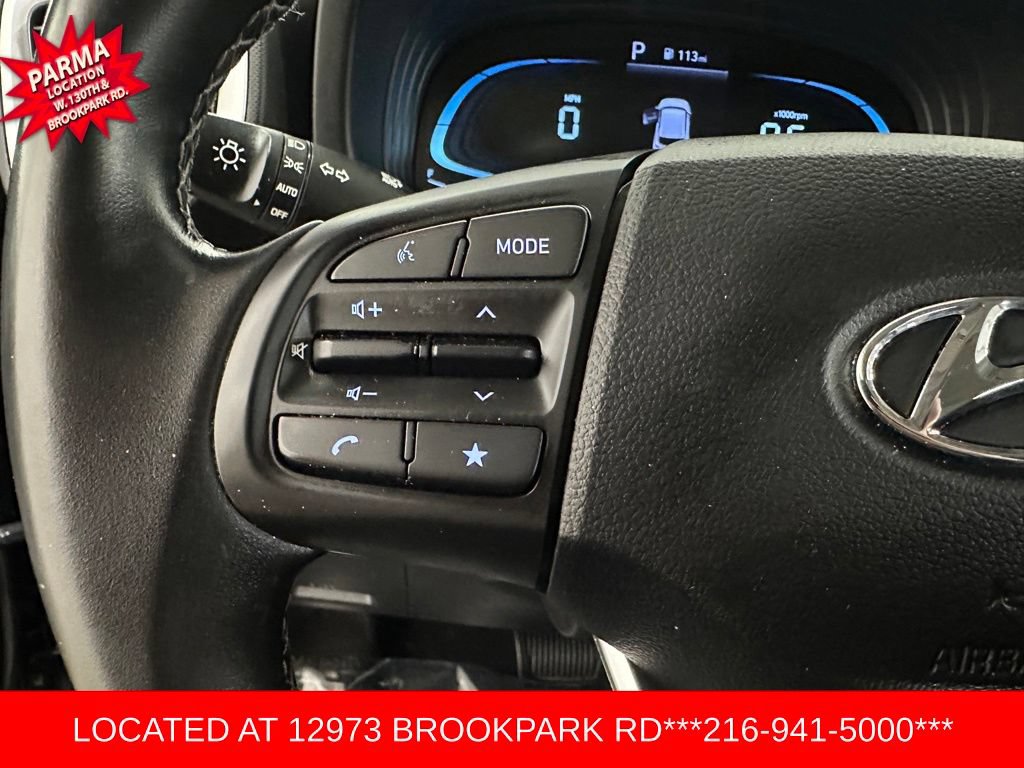 Used 2023 Hyundai Venue SEL FWD image 13