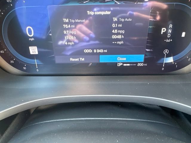 Certified 2025 Volvo XC60 B5 Plus AWD/4WD image 24