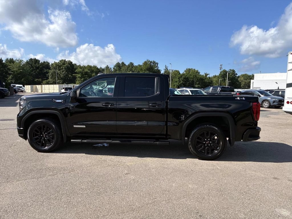 Used 2022 GMC Sierra 1500 Elevation w/ Elevation Premium Package AWD/4WD image 4