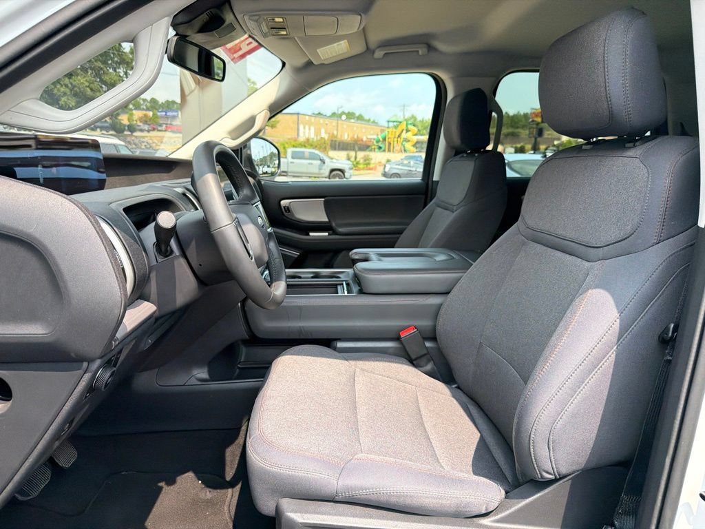 Used 2025 Ford Expedition Active AWD/4WD image 24
