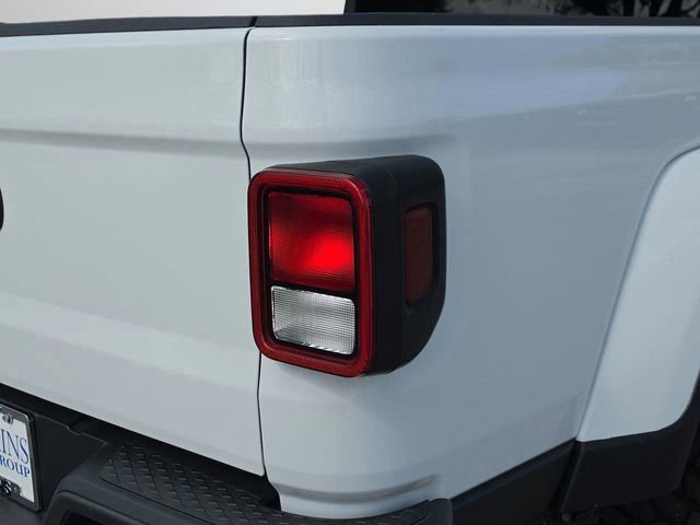 Certified 2023 Jeep Gladiator Willys image 39