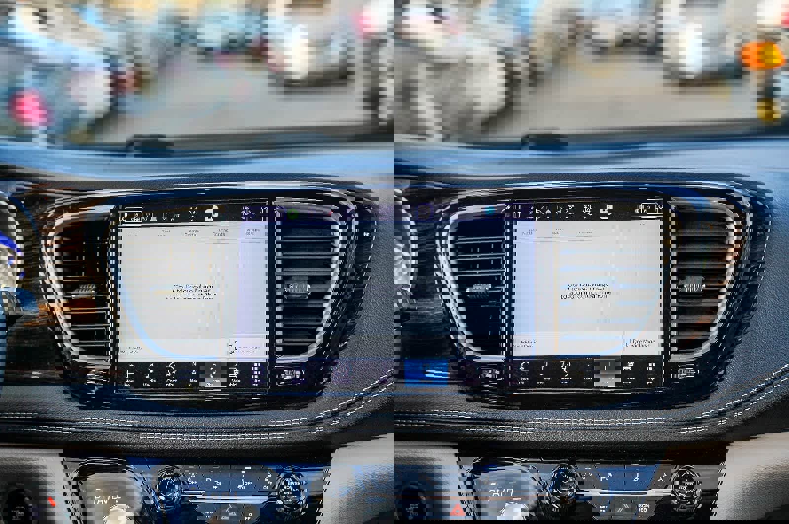 Used 2023 Chrysler Pacifica Limited image 14