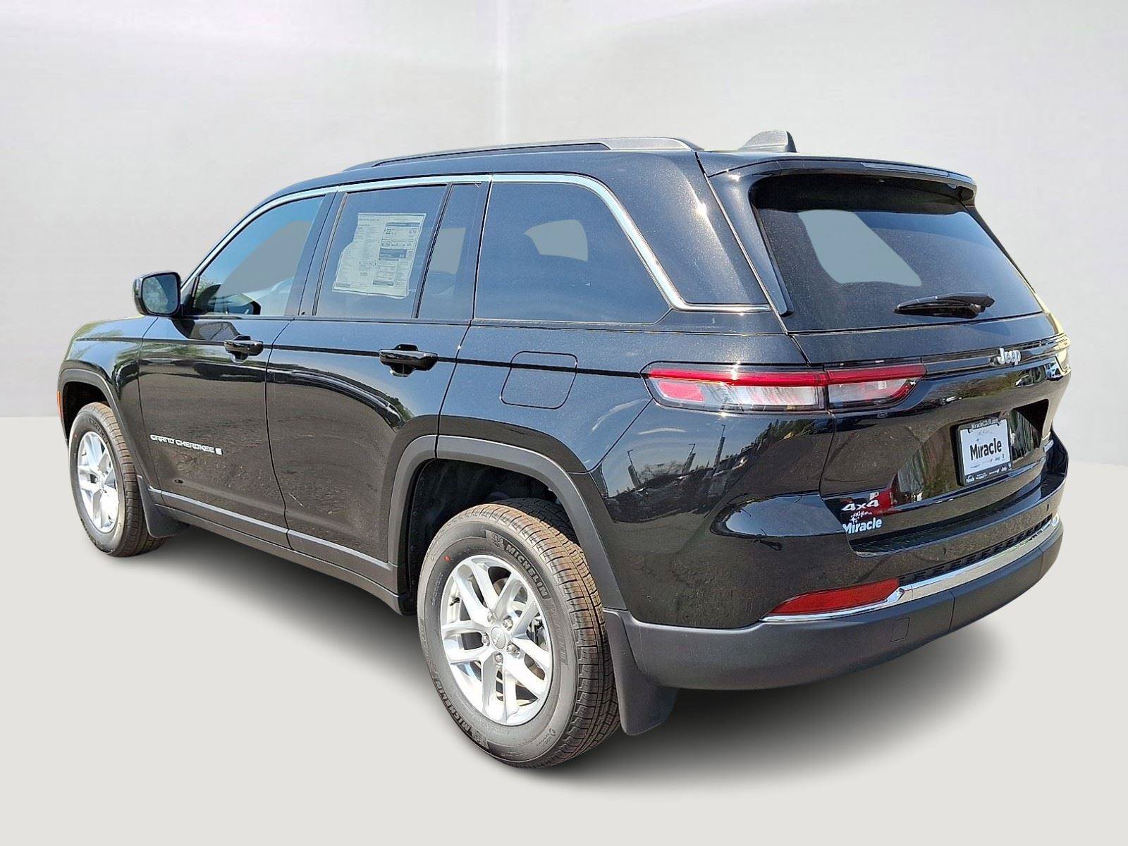 New 2026 Jeep Grand Cherokee Laredo X AWD/4WD image 5