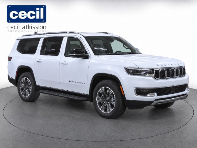 Used 2024 Jeep Wagoneer L Series II RWD image 2