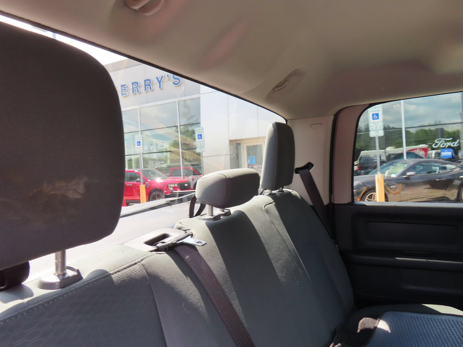 Used 2018 RAM 1500 Express AWD/4WD image 30
