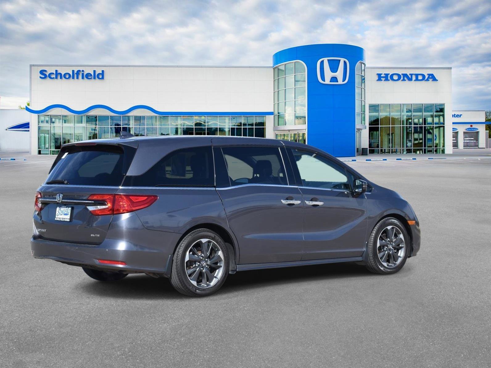 Used 2023 Honda Odyssey Elite image 3