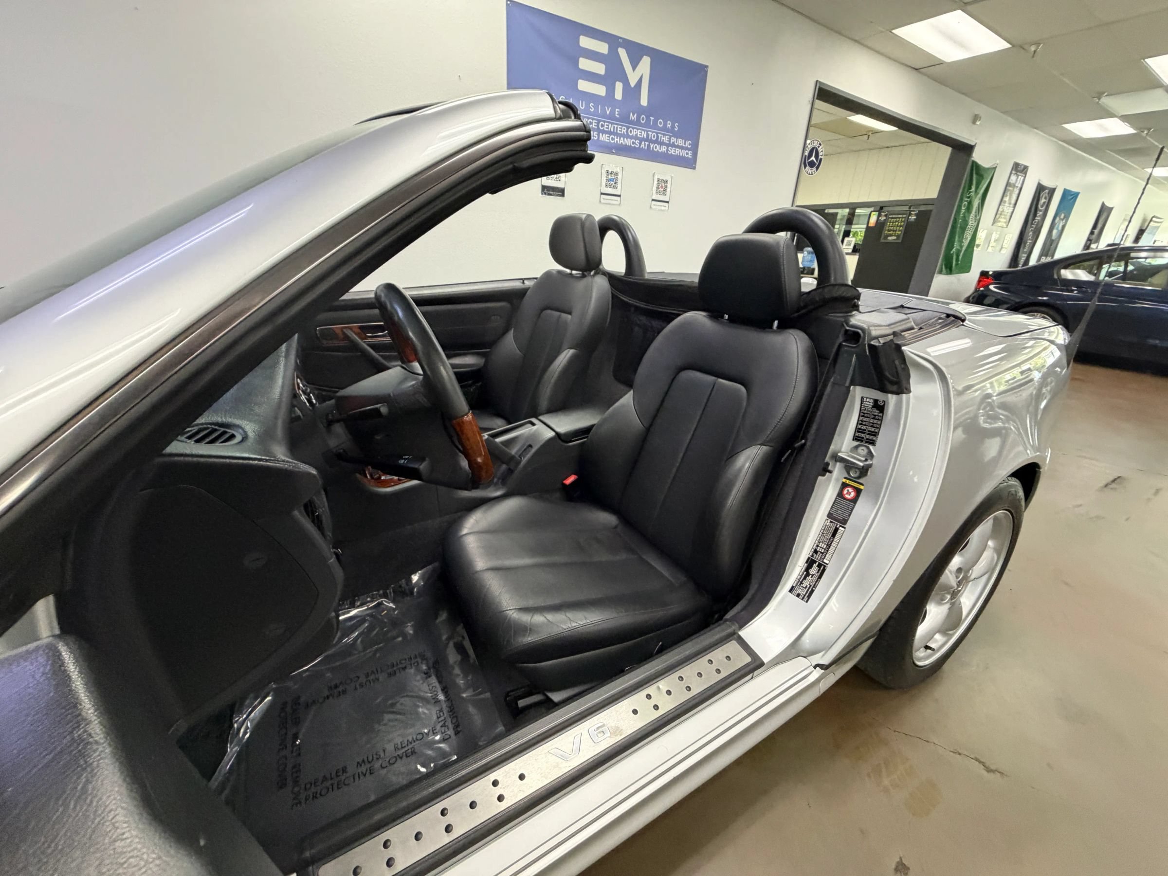 Used 2001 Mercedes-Benz SLK 320 image 17