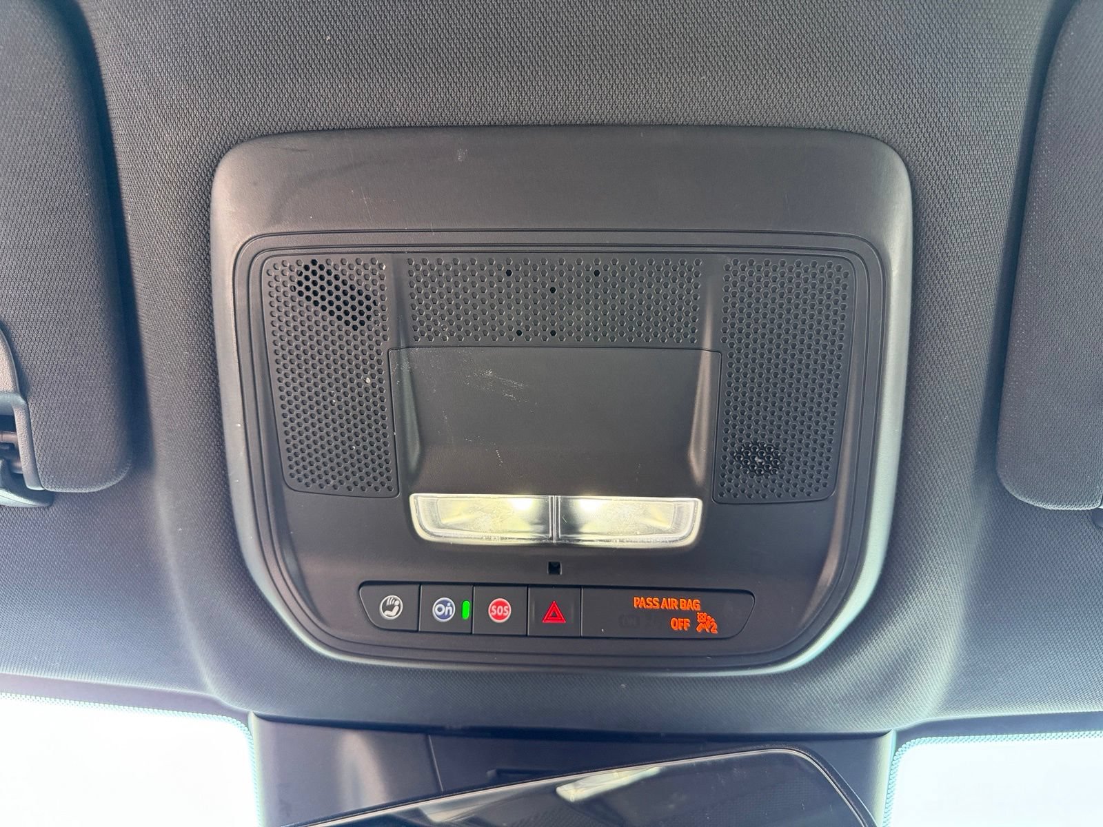 Used 2024 Chevrolet Equinox EV RS FWD image 25
