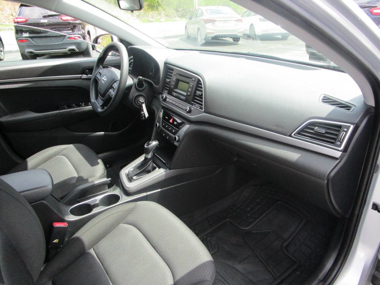 Used 2018 Hyundai Elantra SE image 14