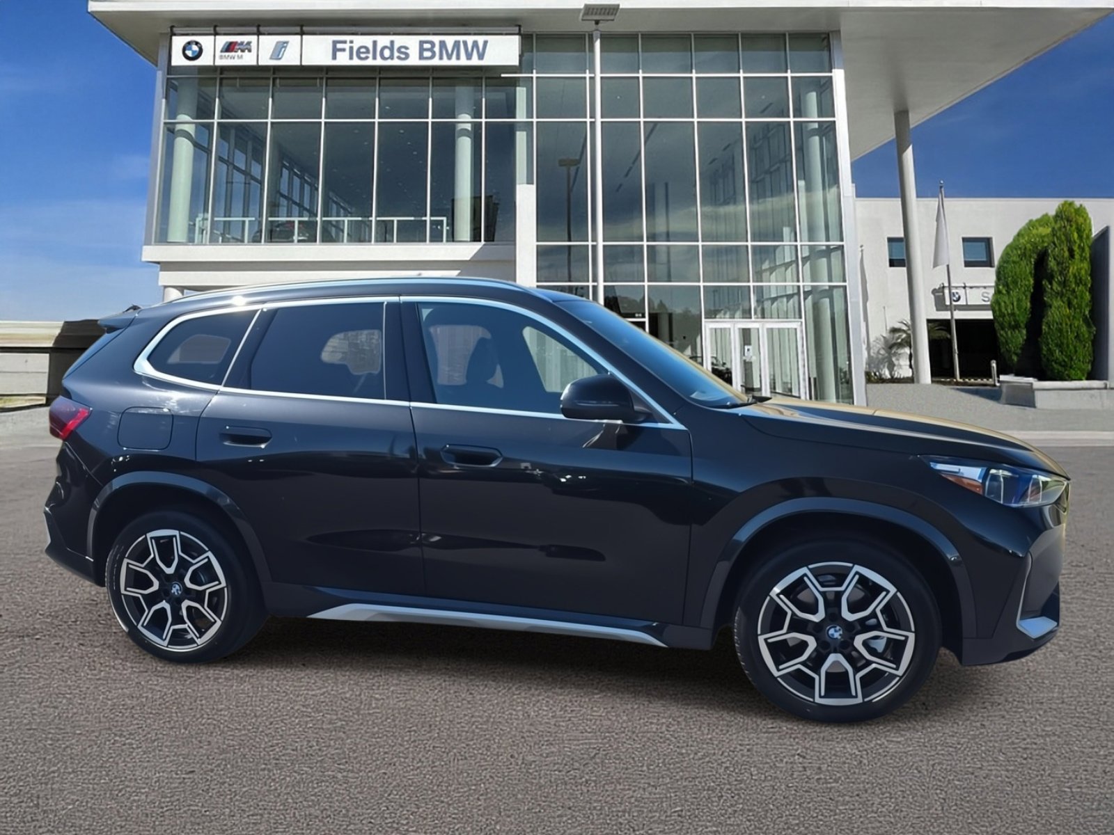 Used 2025 BMW X1 xDrive28i image 1