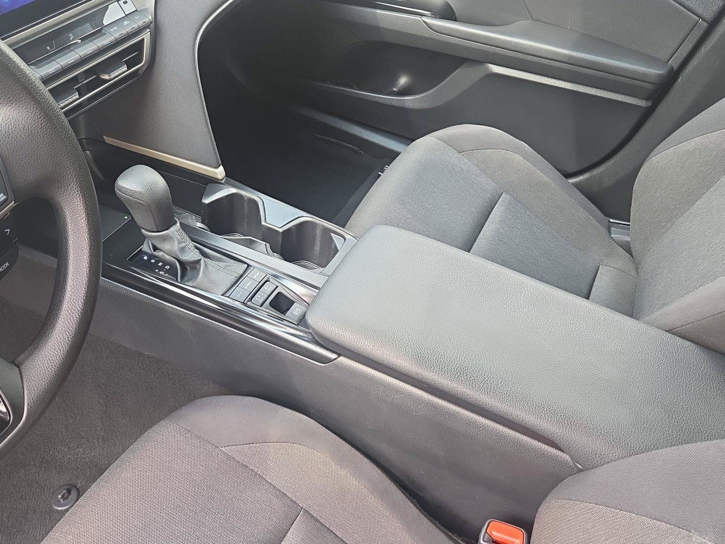 Used 2025 Toyota Camry LE FWD image 18