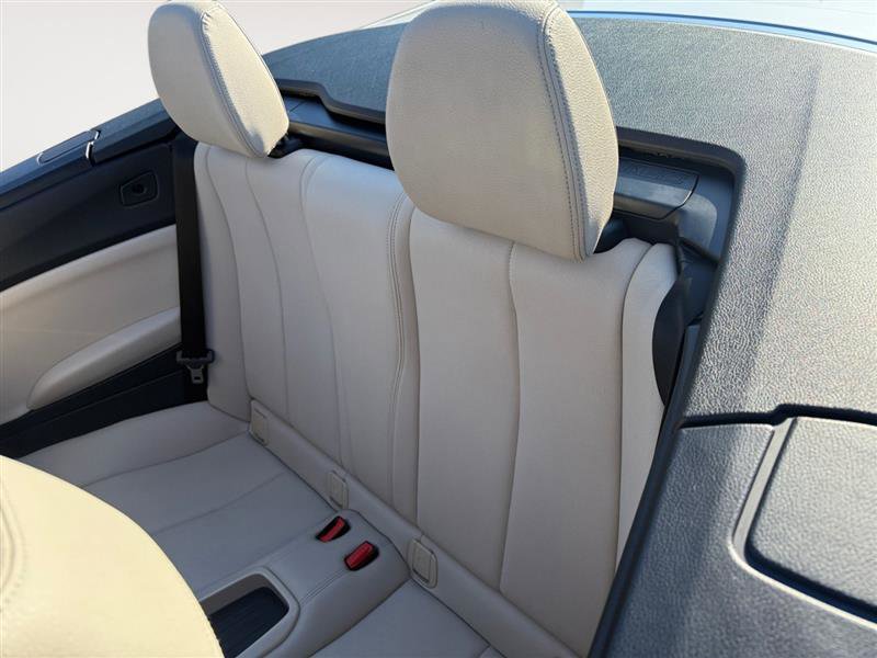 Used 2018 BMW 230i Convertible image 17
