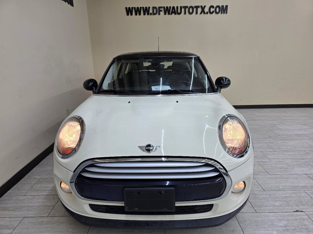 Used 2014 MINI Cooper 2-Door Hardtop FWD image 3