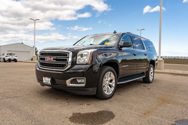 Used 2017 GMC Yukon XL SLE w/ SLE Value Package AWD/4WD image 3