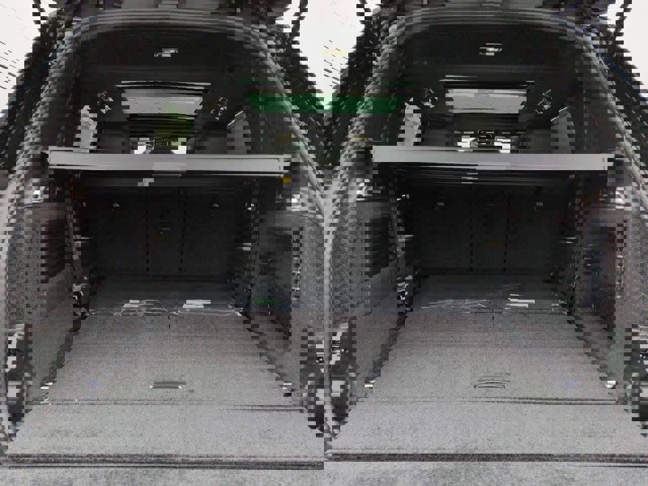 New 2026 Land Rover Range Rover Long Wheelbase SE image 36