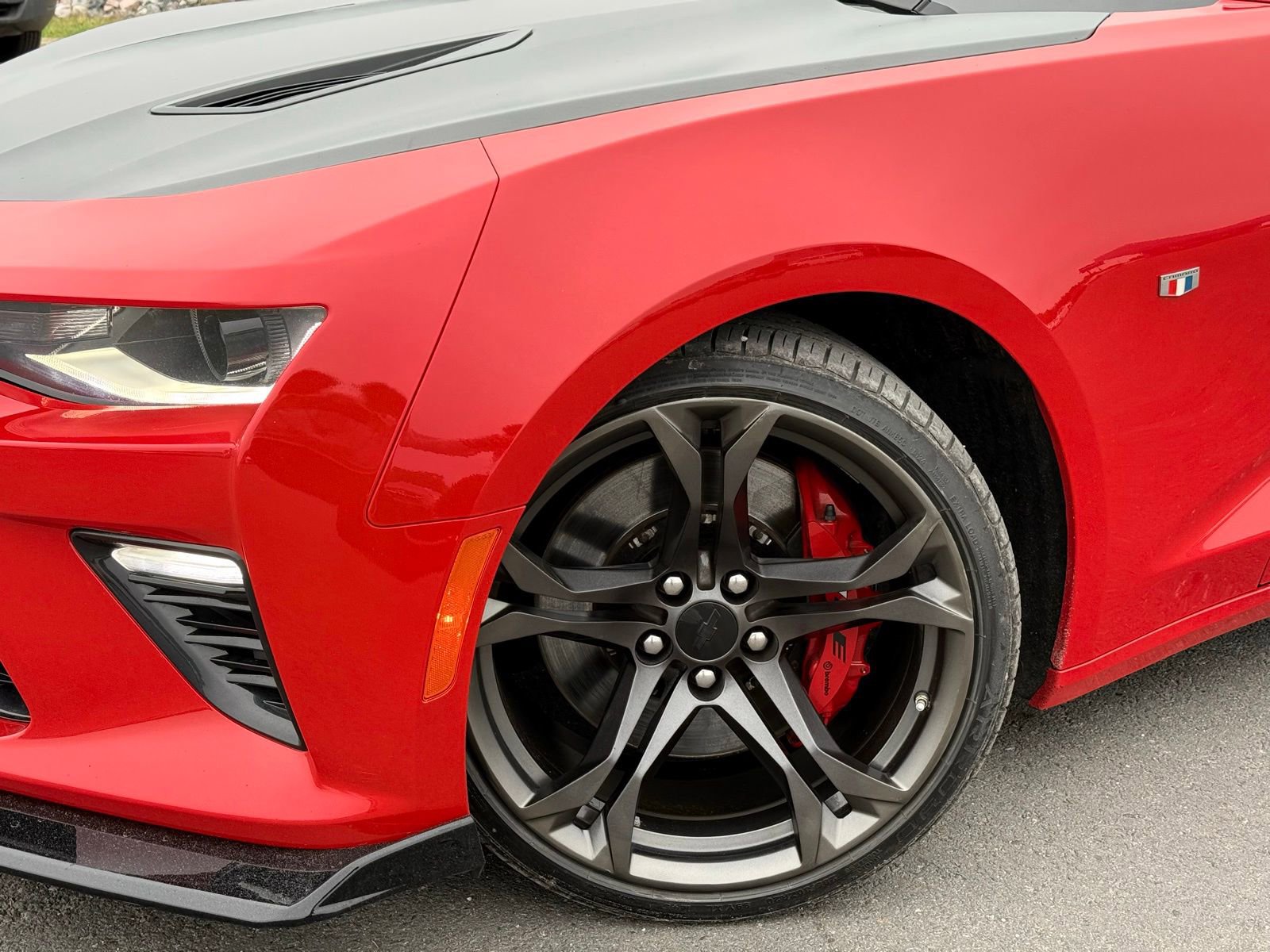 Used 2017 Chevrolet Camaro SS RWD image 3