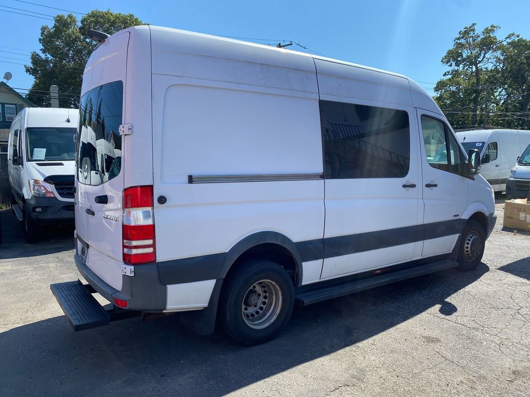 Used 2013 Freightliner Sprinter 3500 image 7