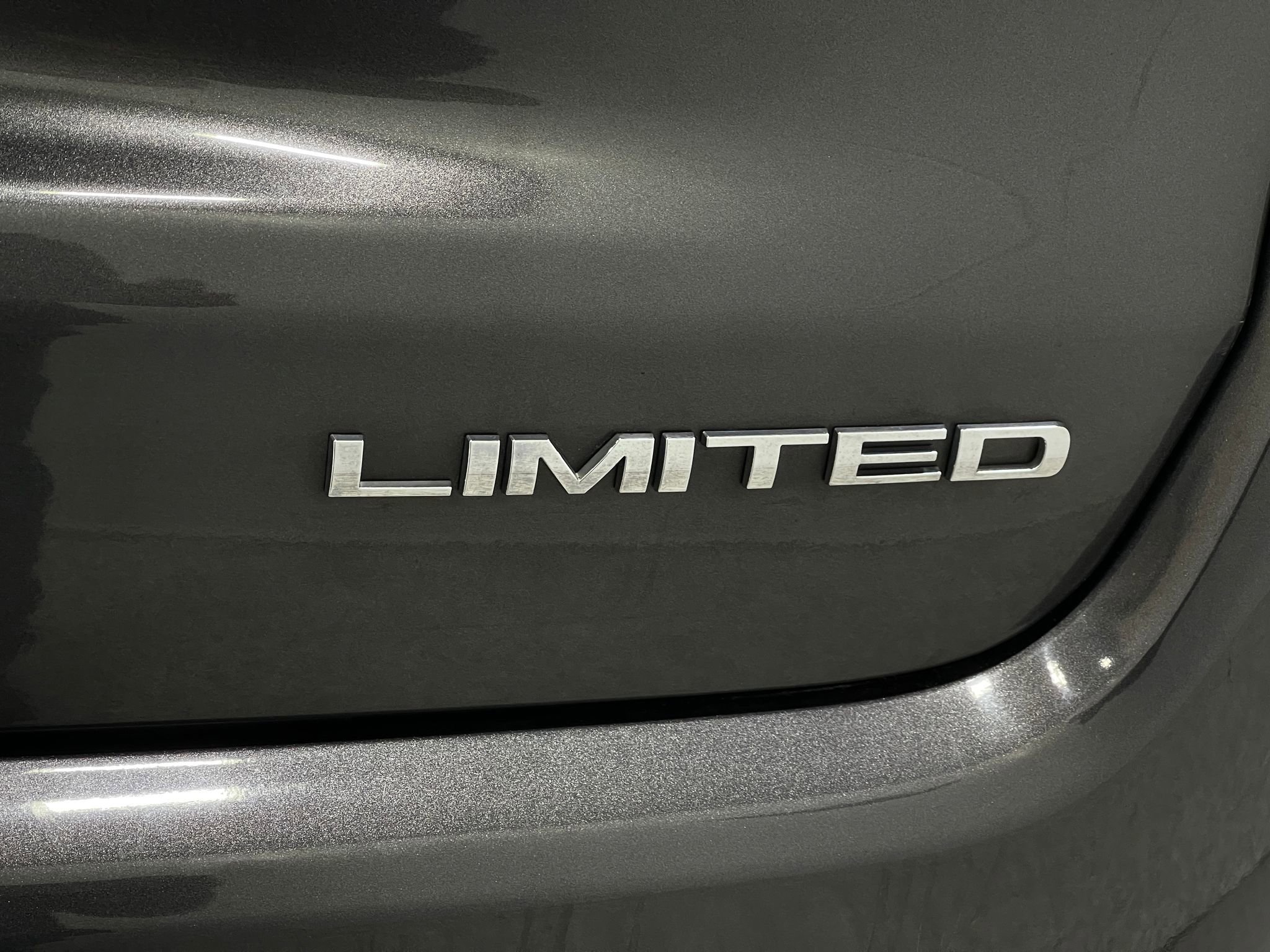 Used 2018 Jeep Compass Limited image 39