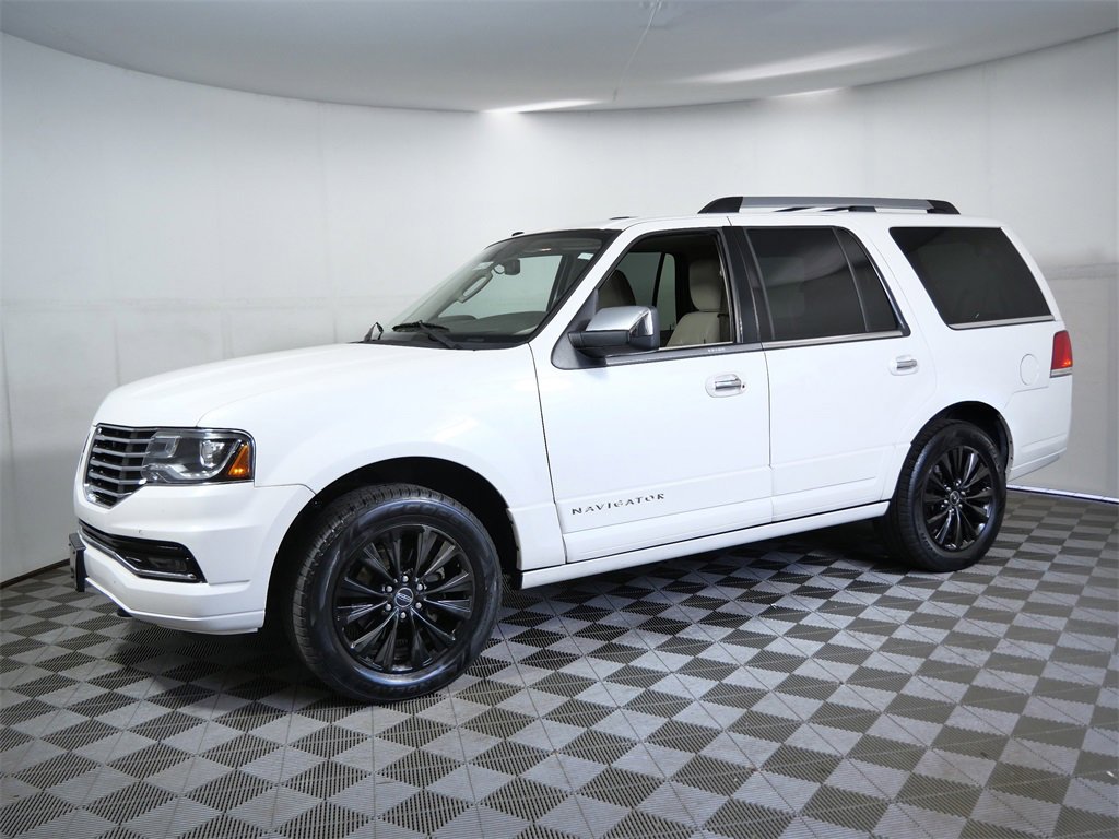 Used 2015 Lincoln Navigator Base image 5