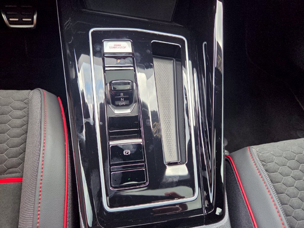 Certified 2026 Volkswagen GTI SE FWD image 16