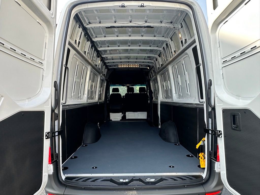 New 2025 Mercedes-Benz Sprinter 2500 image 13