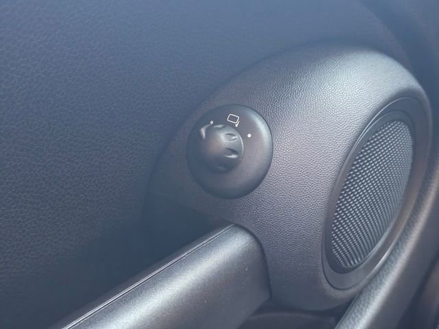 Used 2011 MINI Cooper Hardtop FWD image 36