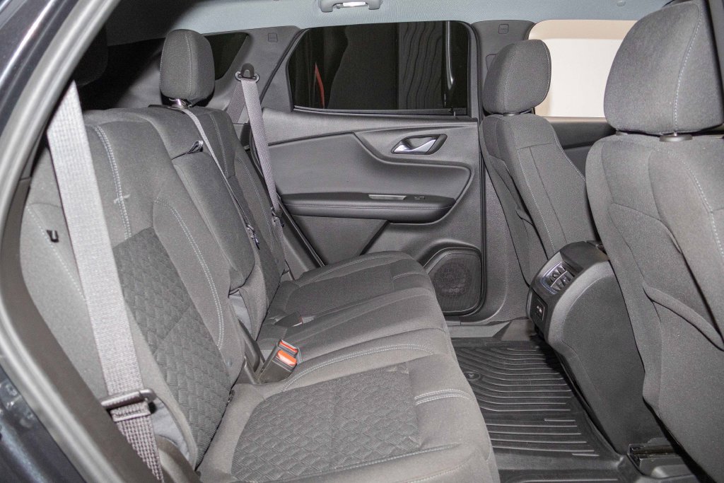Used 2022 Chevrolet Blazer LT FWD image 13