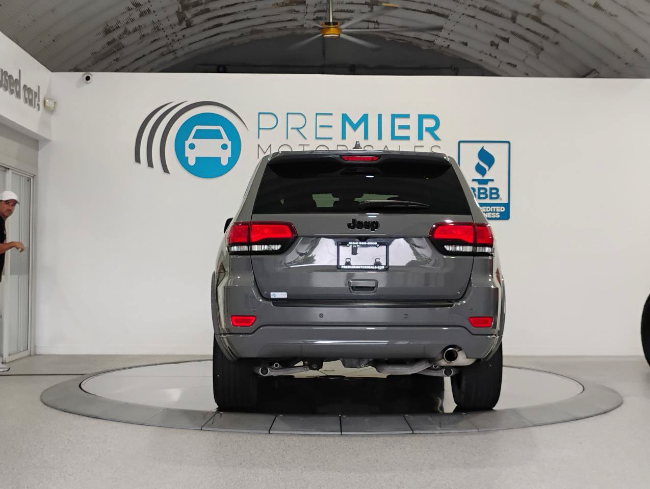 Used 2021 Jeep Grand Cherokee Laredo X RWD image 5