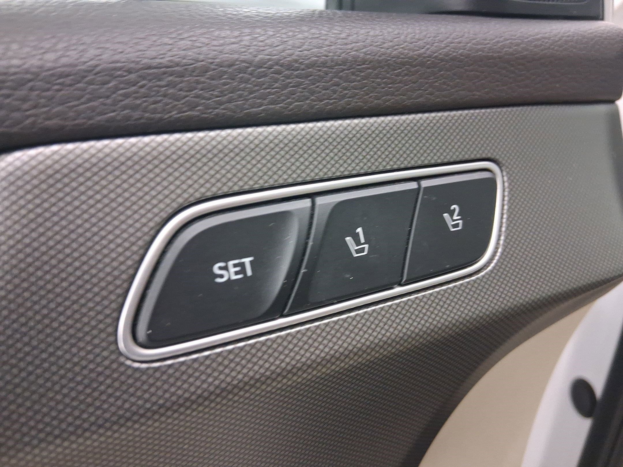 Used 2020 Hyundai Palisade Limited image 12