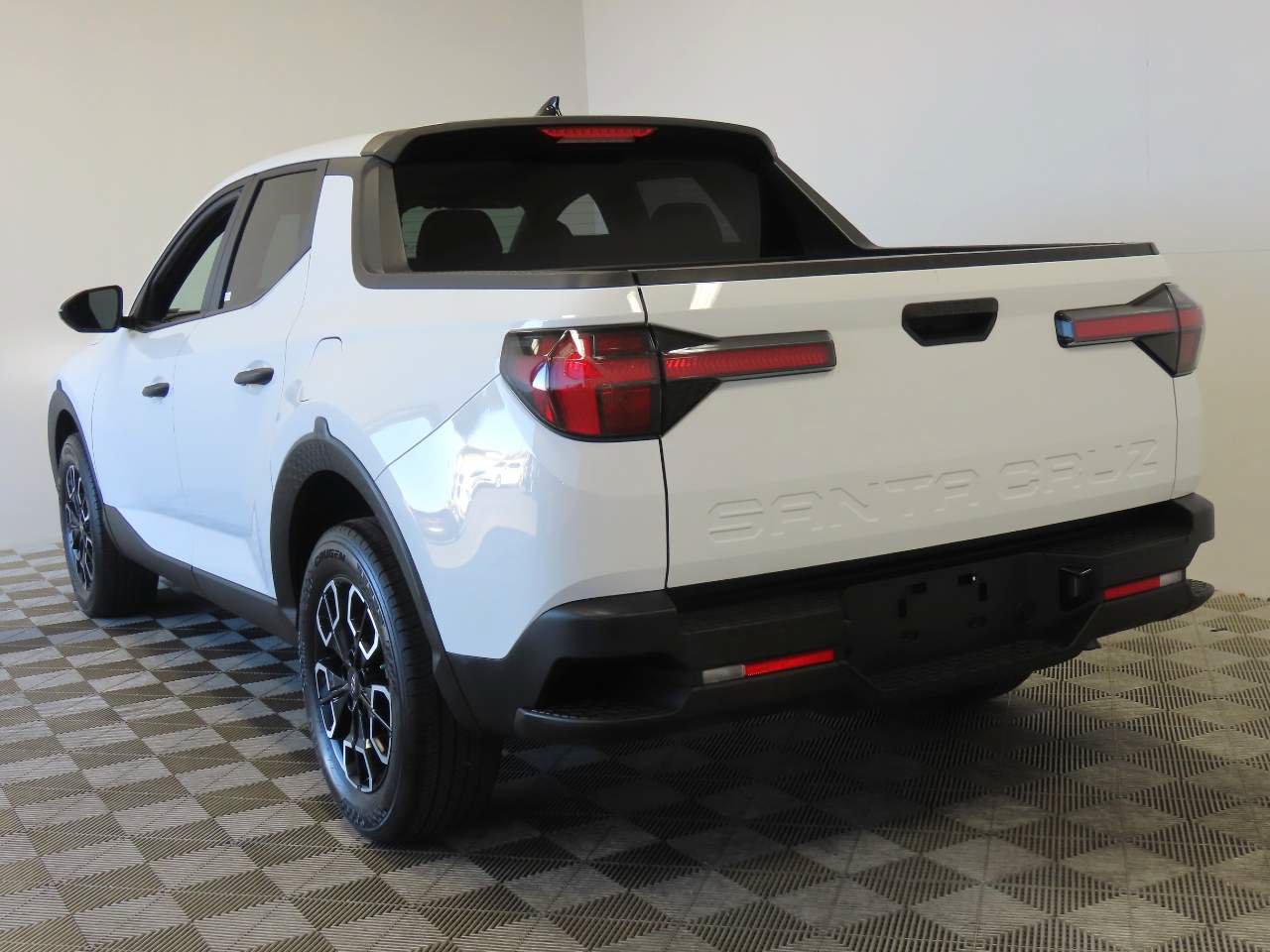 Used 2022 Hyundai Santa Cruz SEL w/ Cargo Package FWD image 3