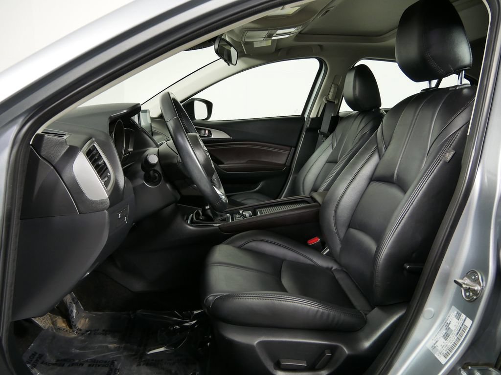 Used 2018 MAZDA MAZDA3 Touring FWD image 15