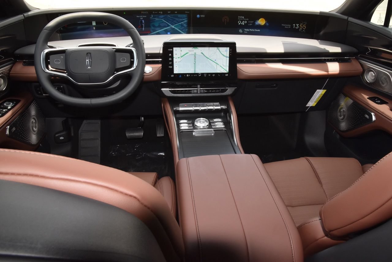 New 2026 Lincoln Nautilus Reserve AWD/4WD image 16