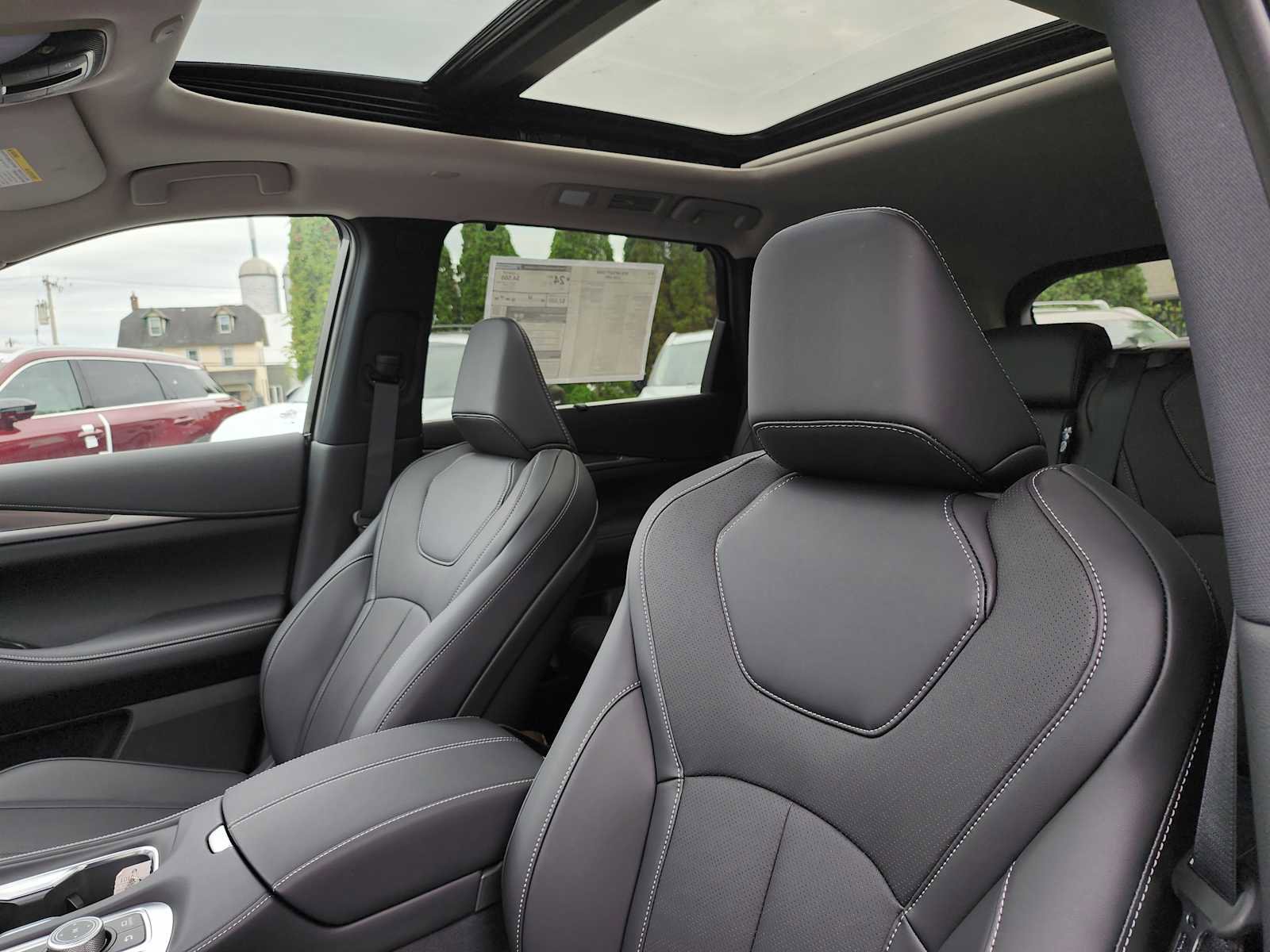 New 2026 INFINITI QX60 Luxe w/ Cargo Package image 5